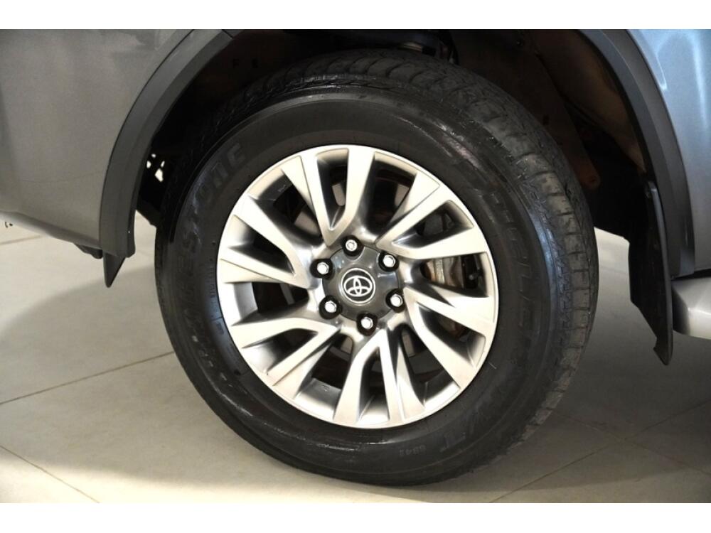 Toyota Hilux SW4