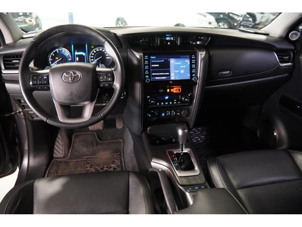 Toyota Hilux SW4