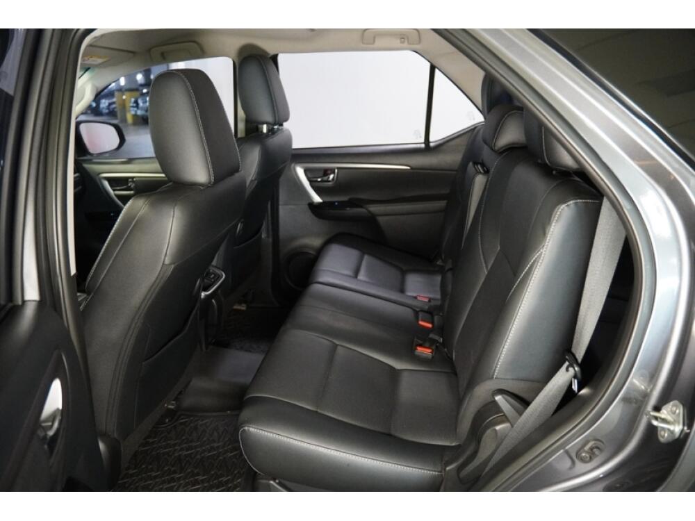Toyota Hilux SW4