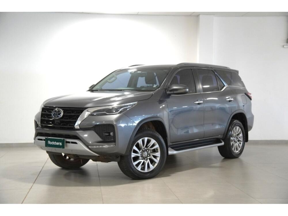 Toyota Hilux SW4