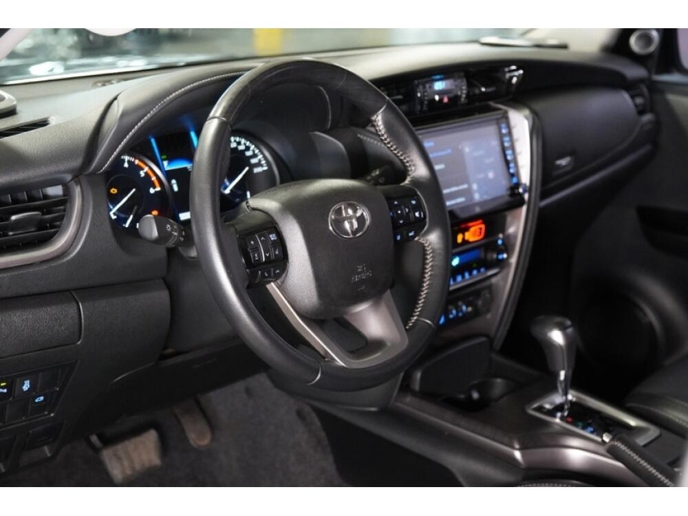 Toyota Hilux SW4