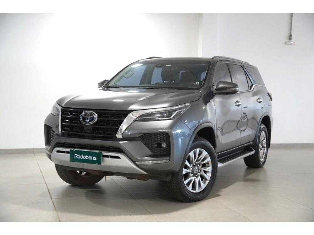 Toyota Hilux SW4