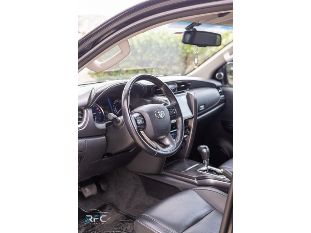 Toyota Hilux SW4