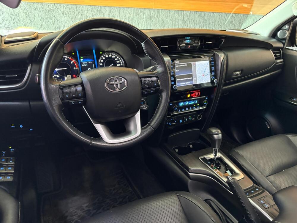 Toyota Hilux SW4