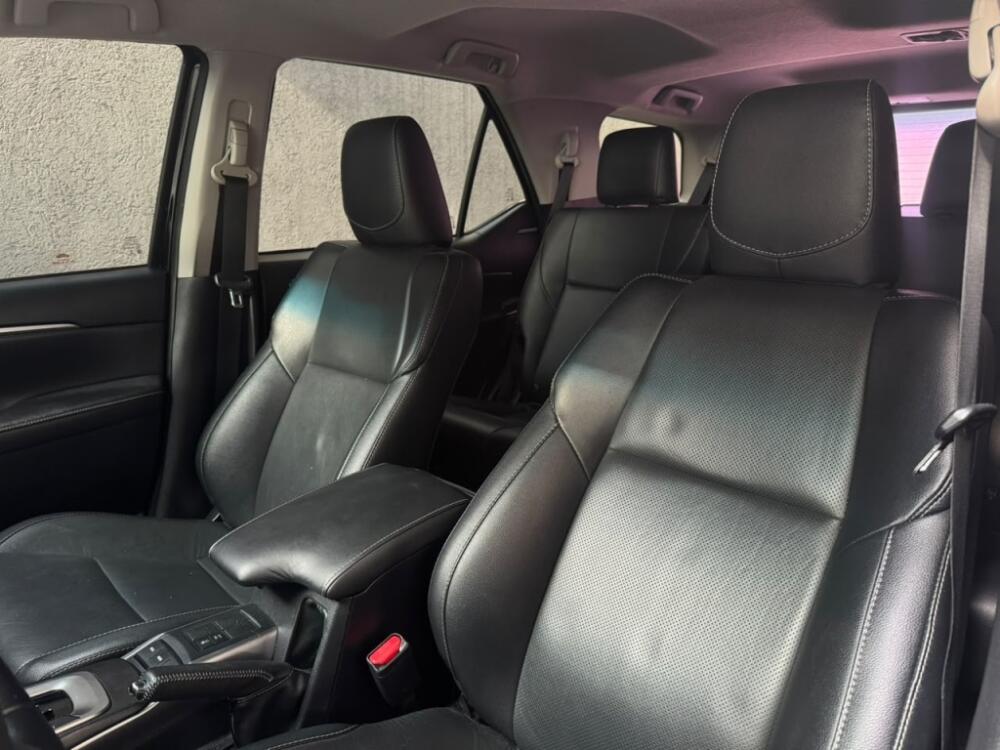 Toyota Hilux SW4