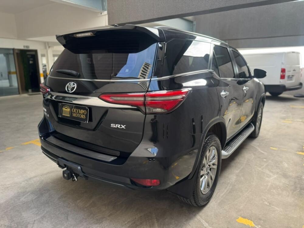 Toyota Hilux SW4