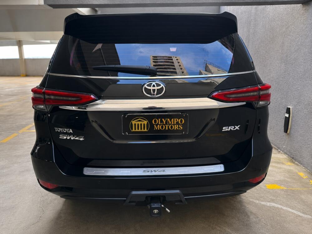 Toyota Hilux SW4