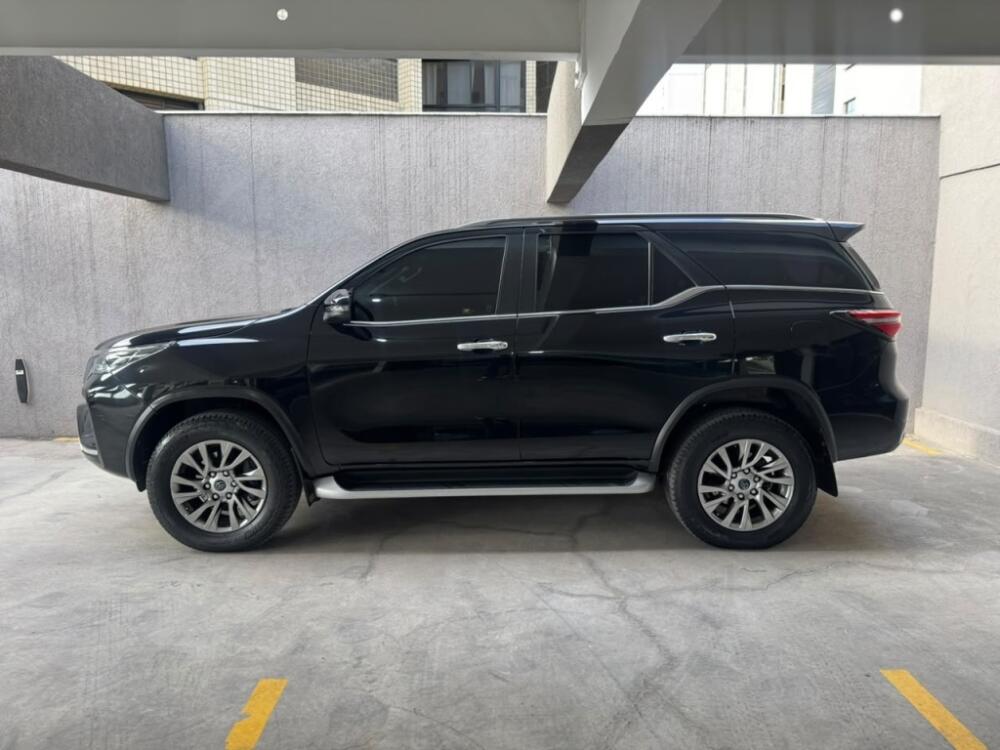 Toyota Hilux SW4