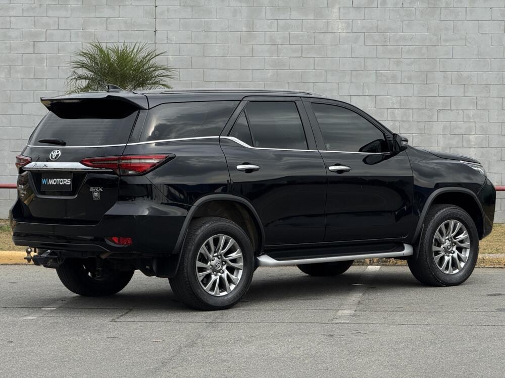 Toyota Hilux SW4
