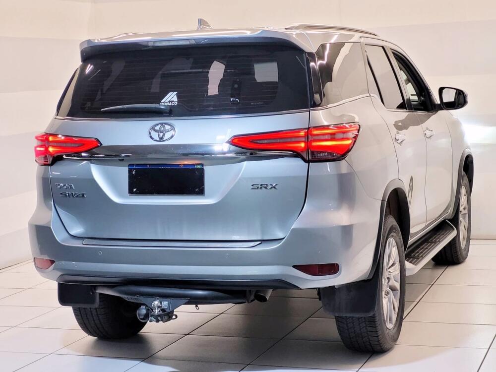 Toyota Hilux SW4