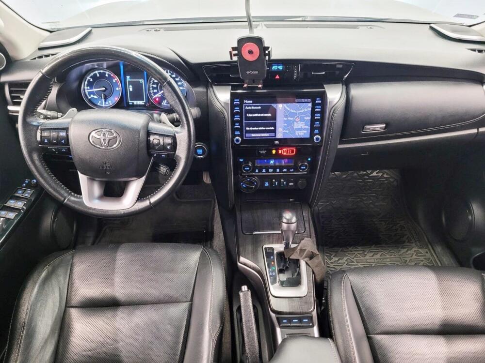 Toyota Hilux SW4