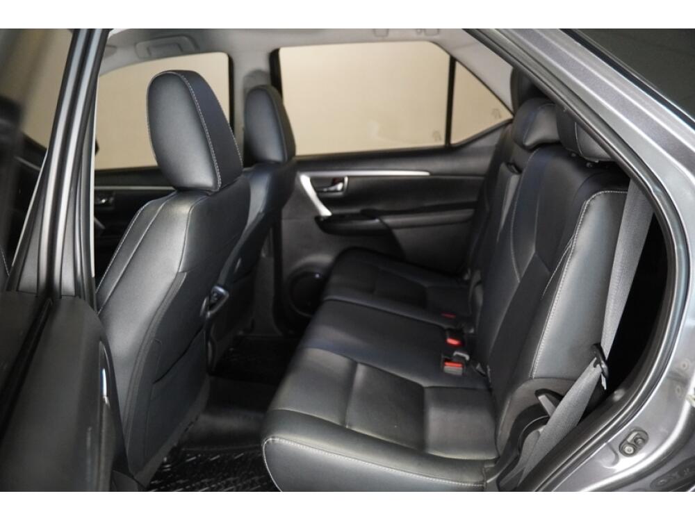Toyota Hilux SW4