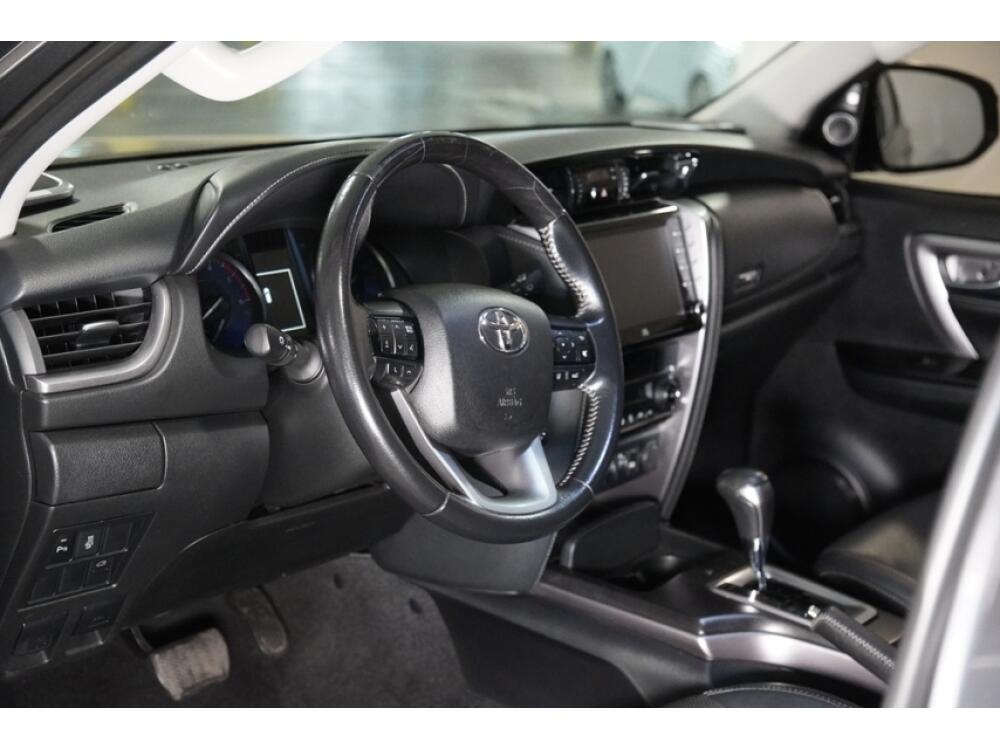 Toyota Hilux SW4