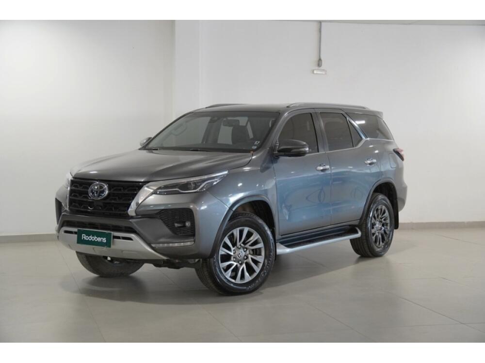 Toyota Hilux SW4