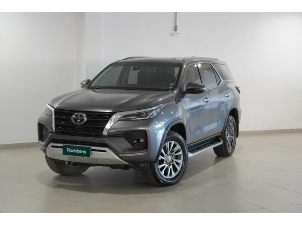 Toyota Hilux SW4