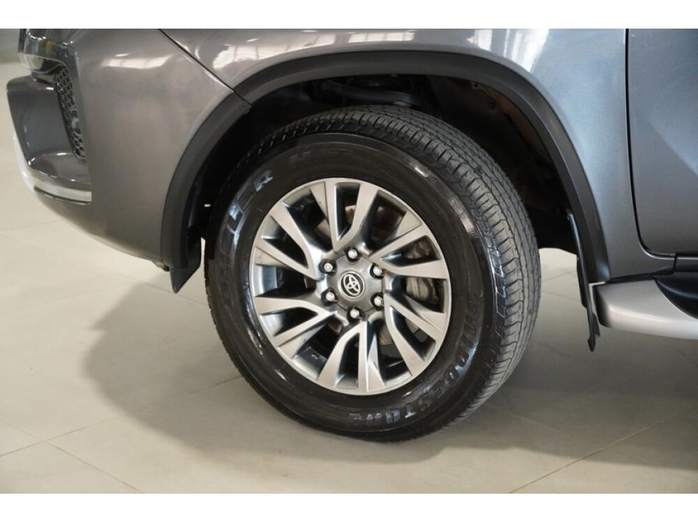 Toyota Hilux SW4