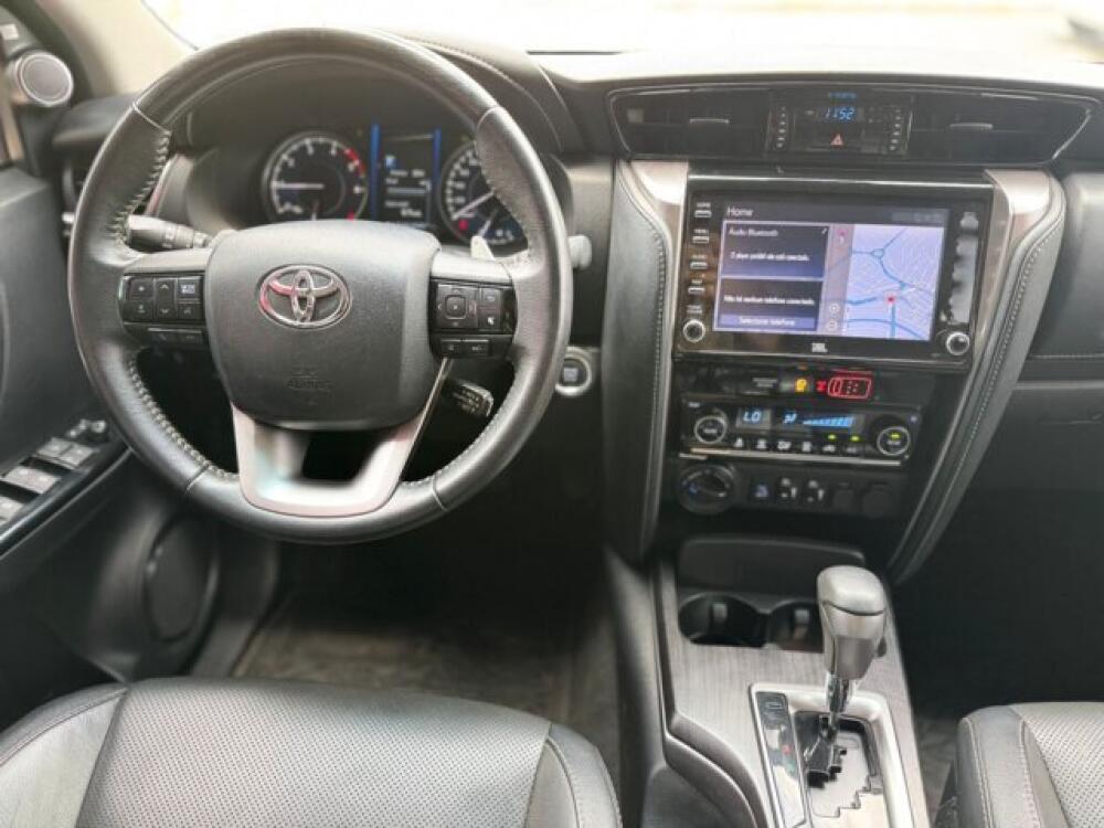 Toyota Hilux SW4