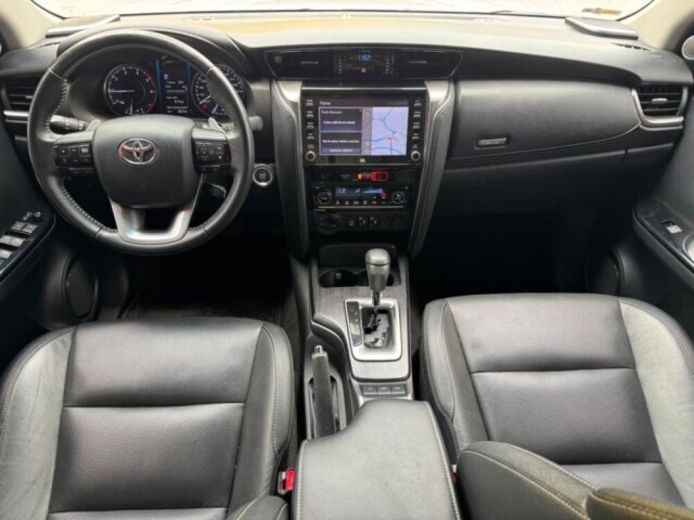 Toyota Hilux SW4