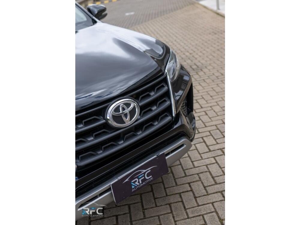 Toyota Hilux SW4