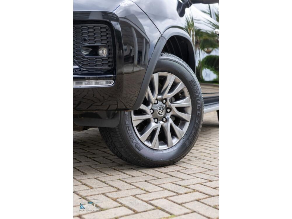 Toyota Hilux SW4