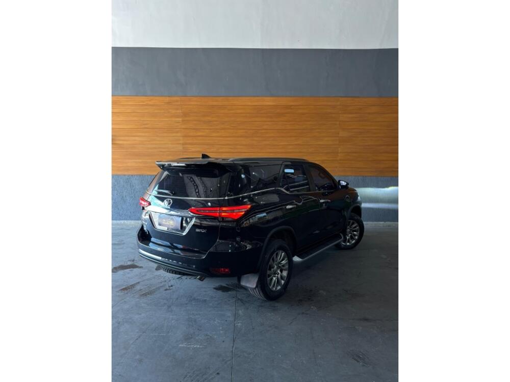 Toyota Hilux SW4
