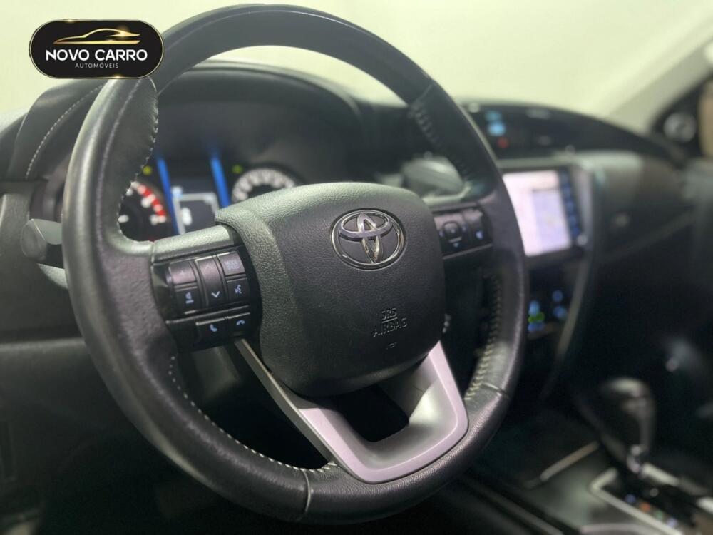 Toyota Hilux SW4