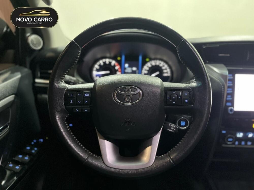 Toyota Hilux SW4