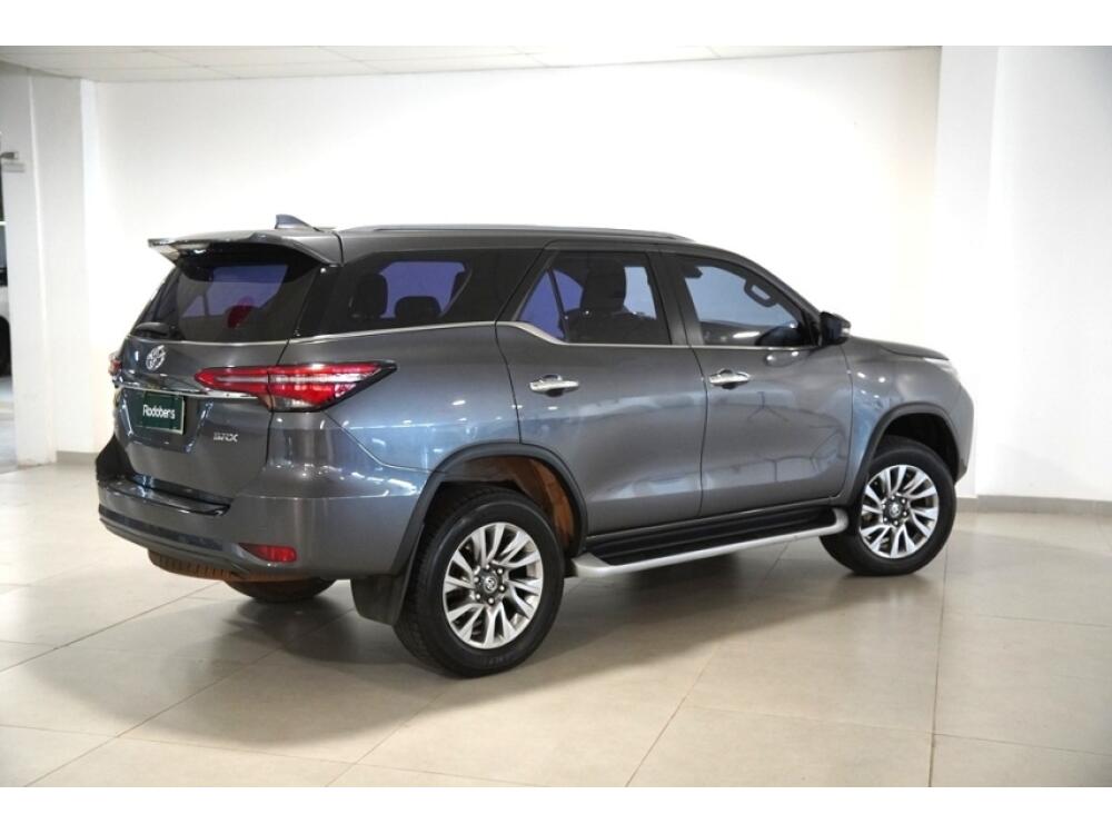 Toyota Hilux SW4