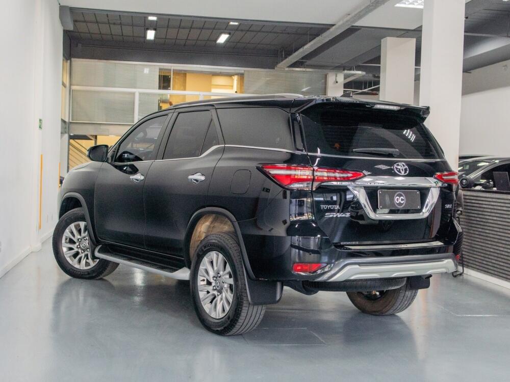 Toyota Hilux SW4