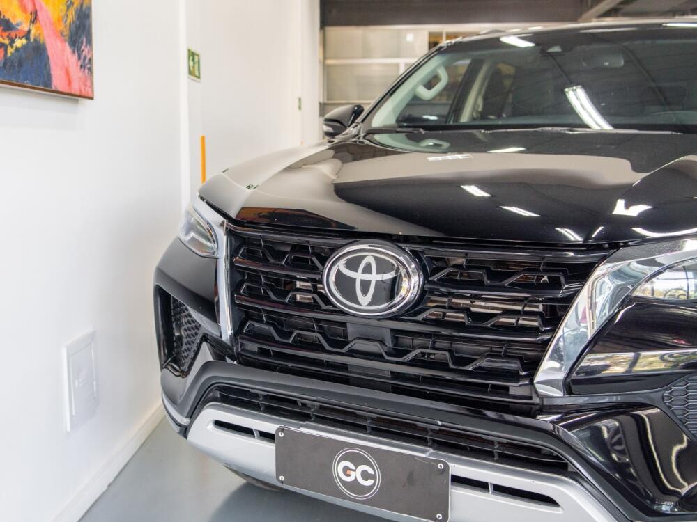 Toyota Hilux SW4