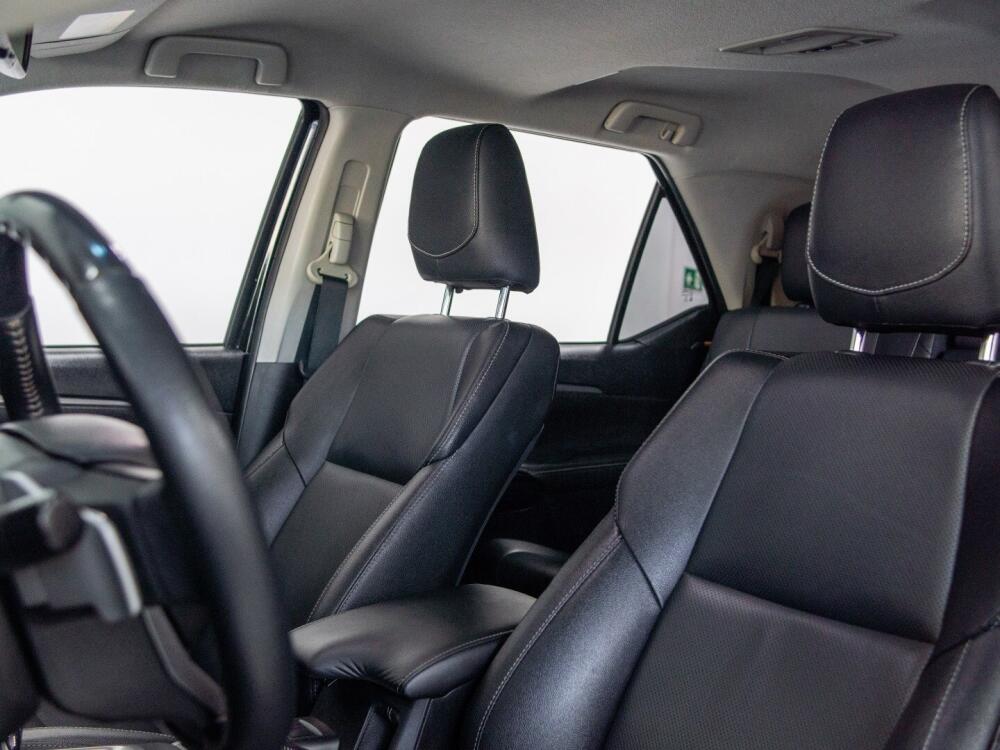 Toyota Hilux SW4