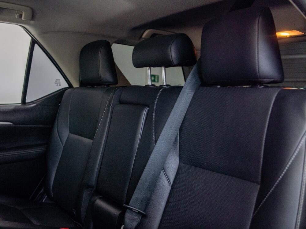 Toyota Hilux SW4