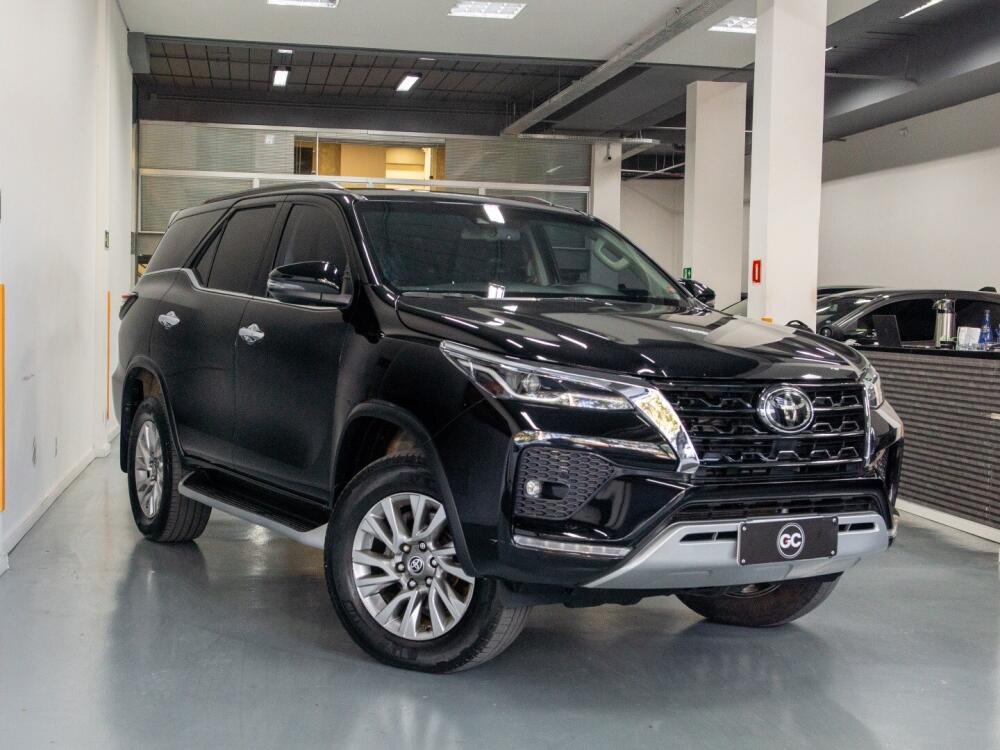 Toyota Hilux SW4