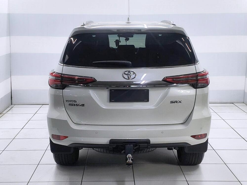 Toyota Hilux SW4