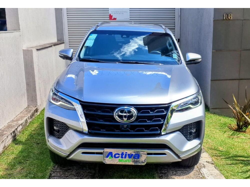 Toyota Hilux SW4