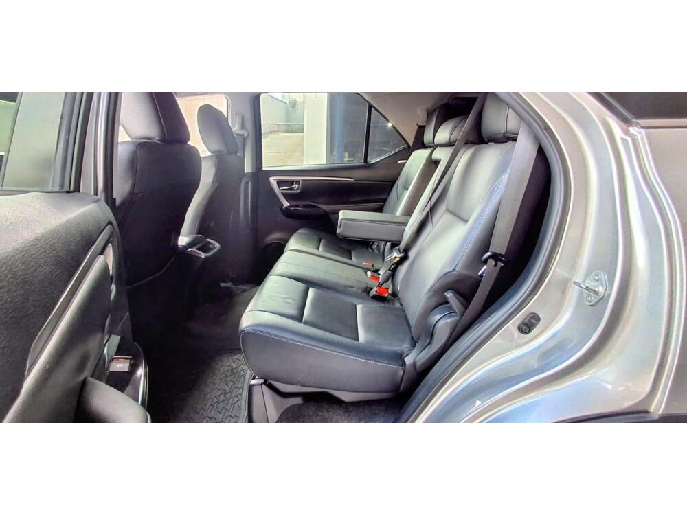 Toyota Hilux SW4