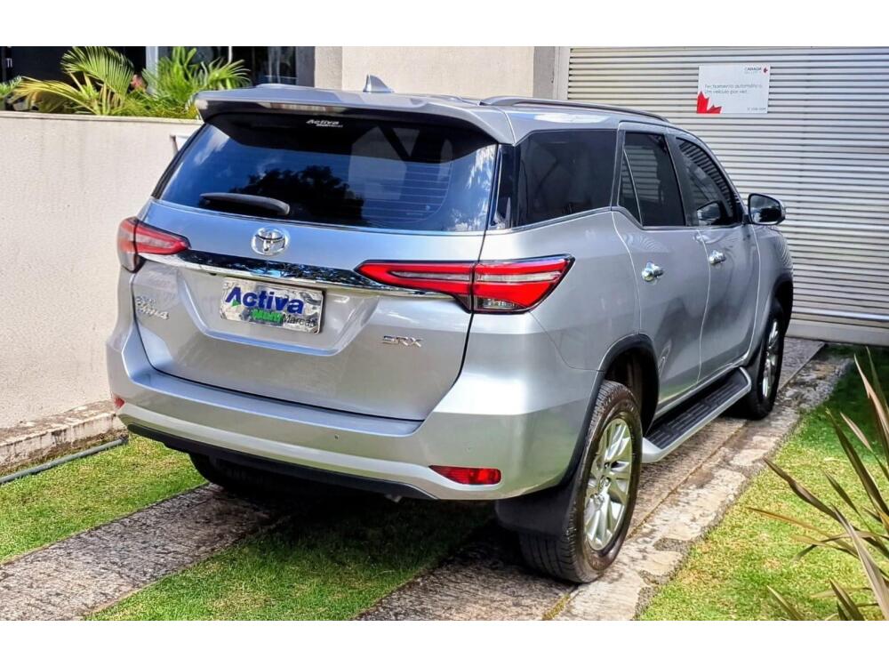 Toyota Hilux SW4