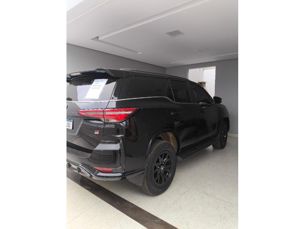 Toyota Hilux SW4