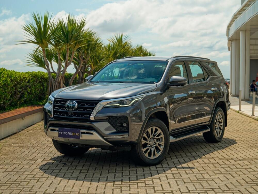 Toyota Hilux Sw4 2.8 D-4D TURBO DIESEL SRX 4X4 AUTOMÁTICO 2021