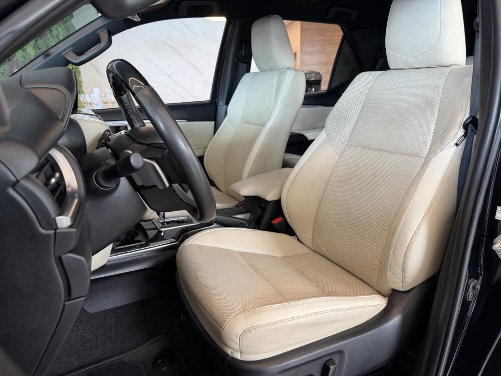 Toyota Hilux SW4