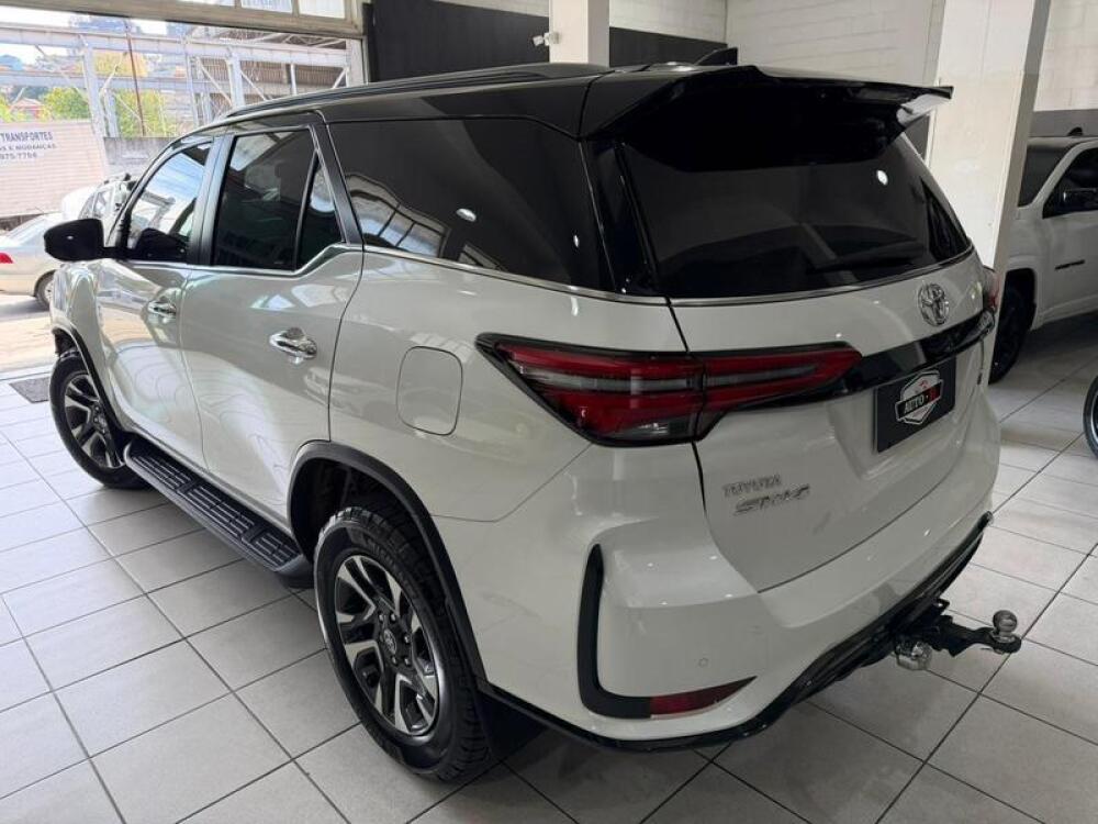 Toyota Hilux SW4