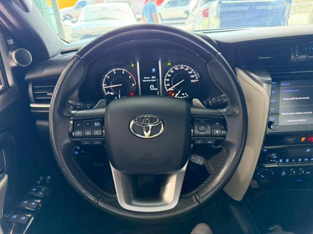 Toyota Hilux SW4