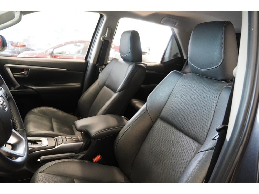 Toyota Hilux SW4