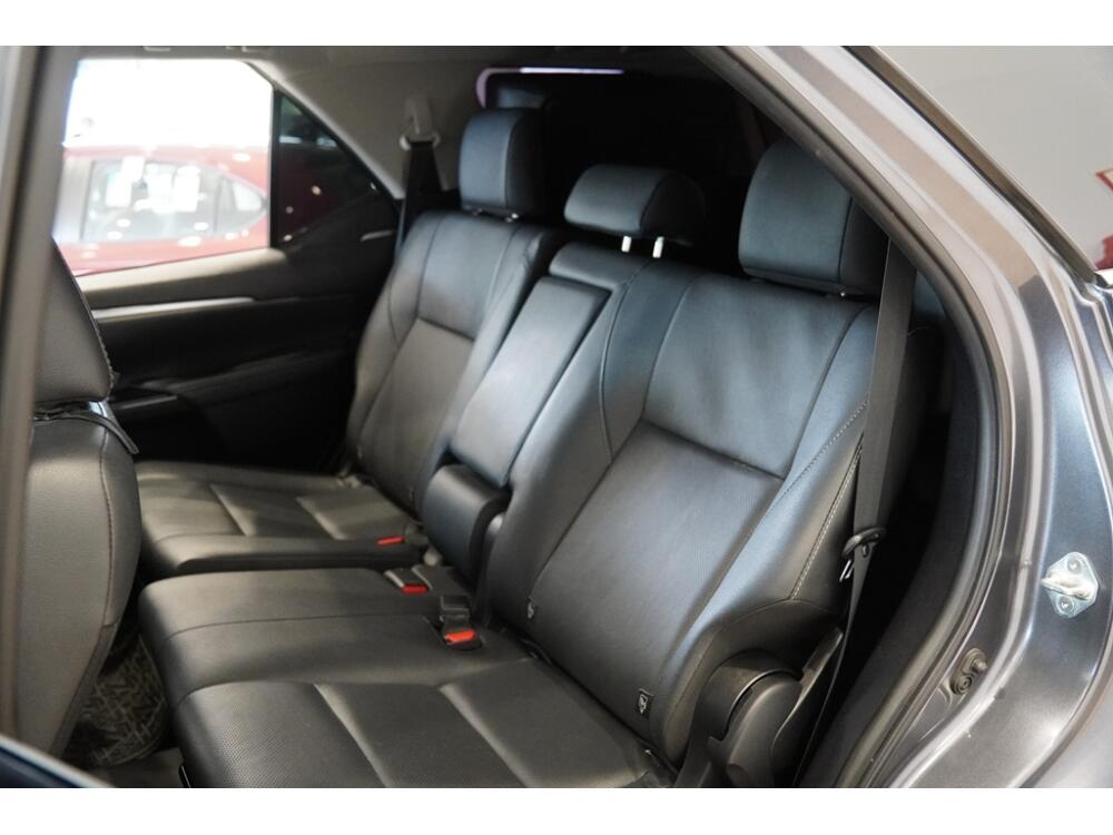 Toyota Hilux SW4