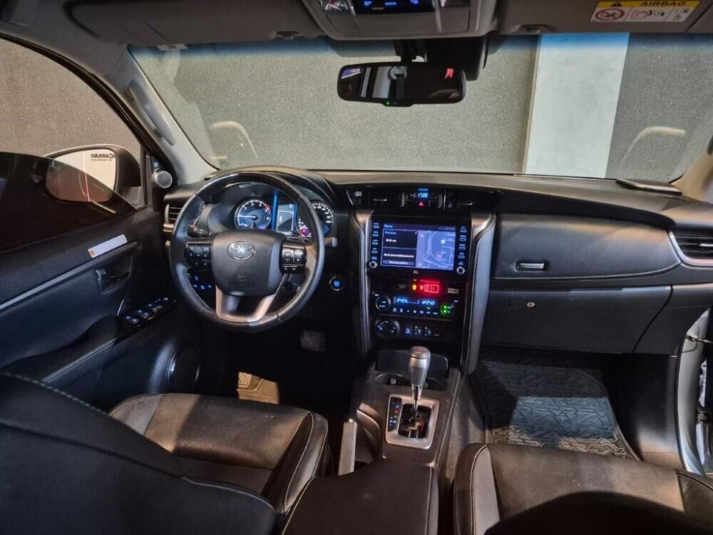 Toyota Hilux SW4