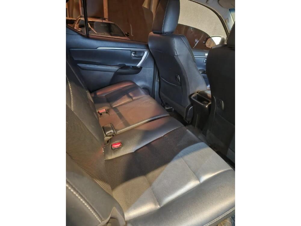 Toyota Hilux SW4