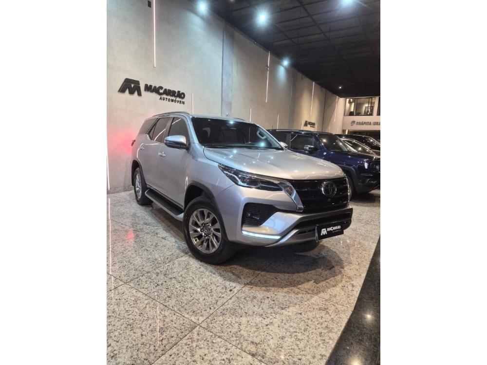 Toyota Hilux SW4