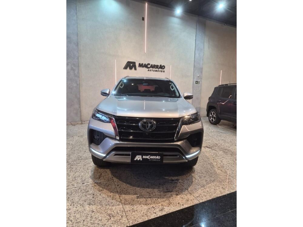 Toyota Hilux SW4