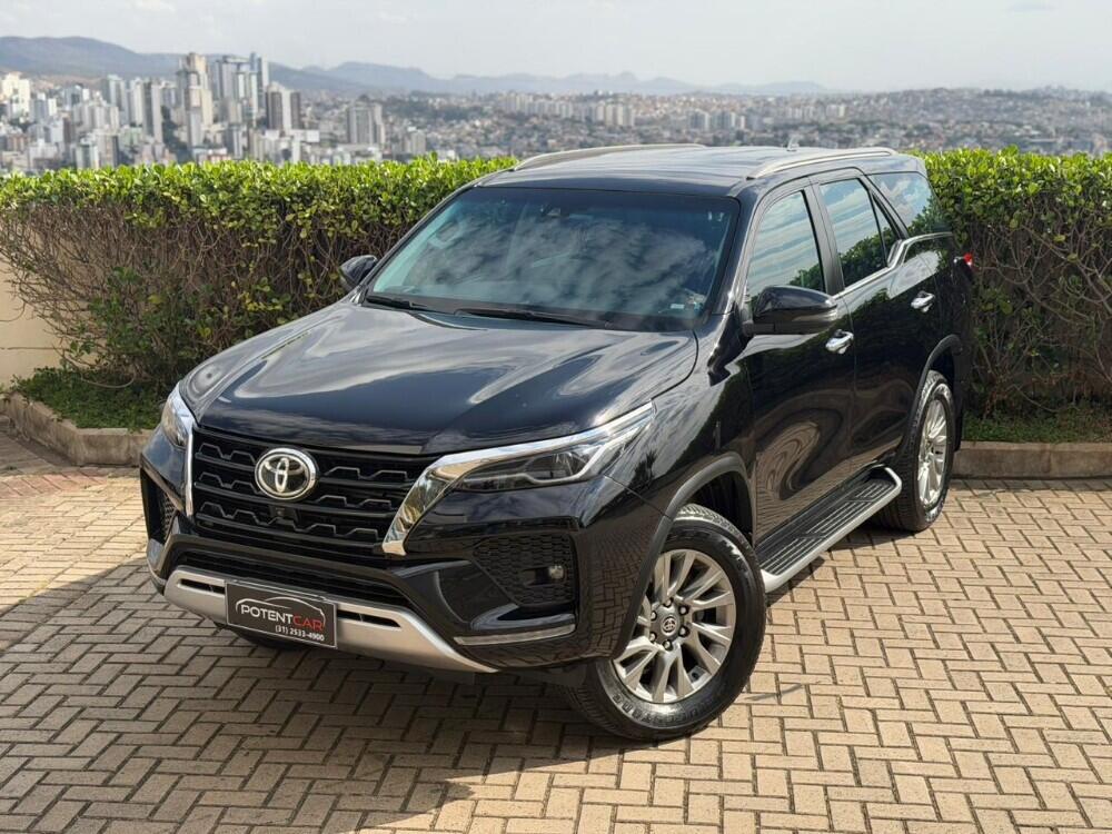Toyota Hilux Sw4 SRX 4X4 2.8 TDI 16V DIES. AUT. 2022