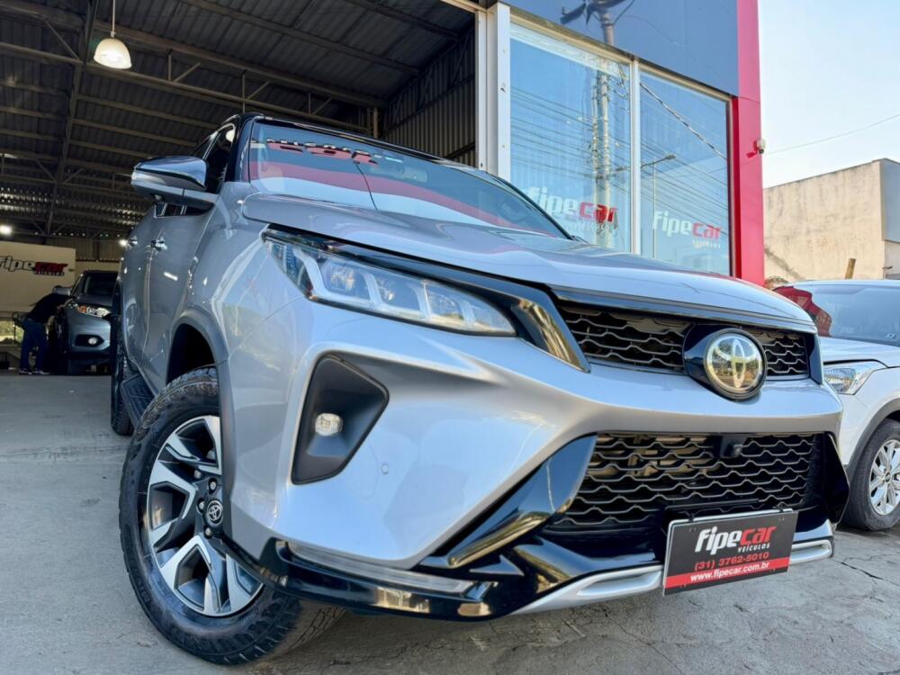 Toyota Hilux Sw4 2.8 D-4D TURBO DIESEL DIAMOND 7L 4X4 AUTOMÁTICO 2022
